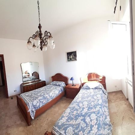 CASA GINA SECONDO PIANO CON ASCENSORE e PARCHEGGIO Levanto Exterior foto