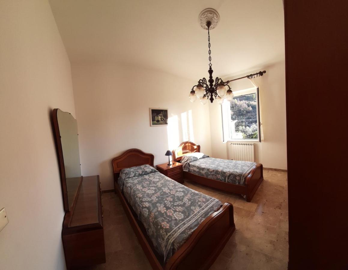 CASA GINA SECONDO PIANO CON ASCENSORE e PARCHEGGIO Levanto Exterior foto