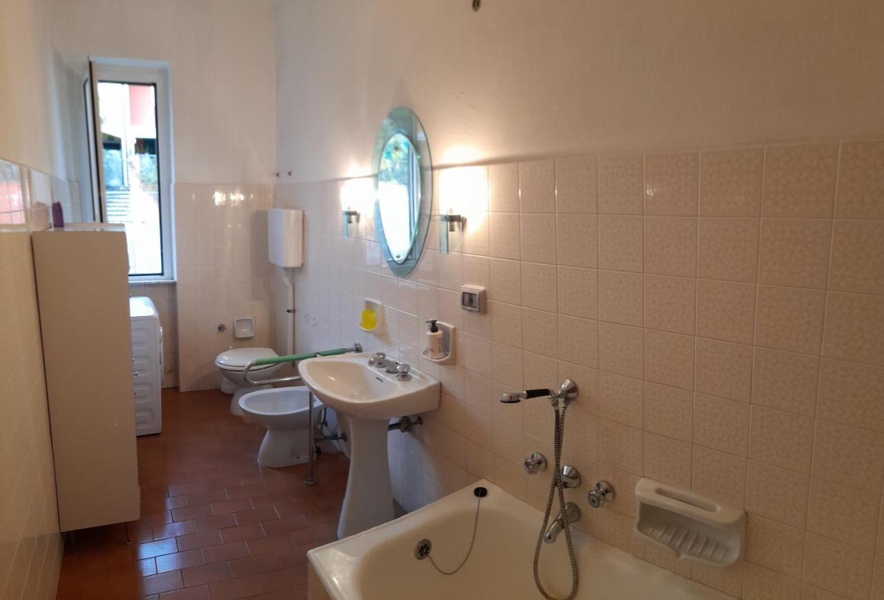CASA GINA SECONDO PIANO CON ASCENSORE e PARCHEGGIO Levanto Exterior foto